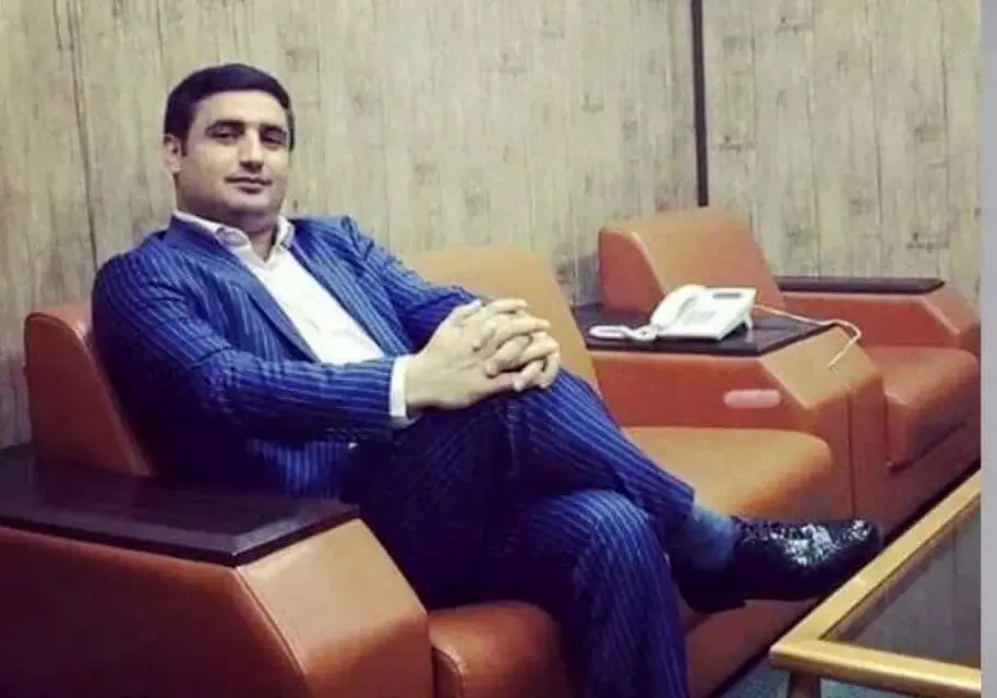 اکبر+لیموچی