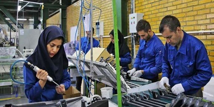 خلافی که کارفرمایان در حق کارگران انجام میدهند