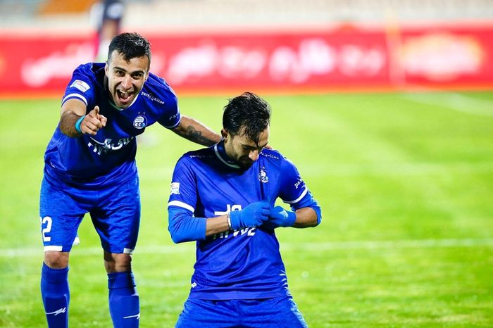 مهاجم استقلال از خجالت مدافع پرسپولیس درآمد