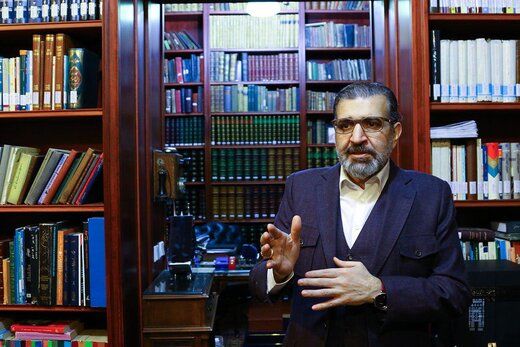 خرازی:‌ چرا پول مردم ایران باید دست خواننده معروف ترکیه باشد؟