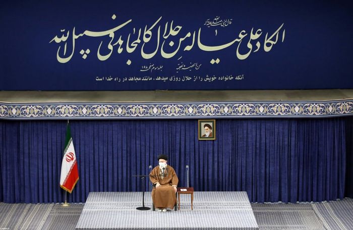 تاکید رهبر انقلاب بر برنامه های اقتصادی دولت