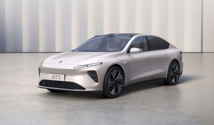 سدان الکتریکی لاکچری نیو ET7 + عکس