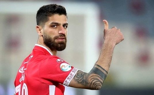ستاره ملی پوش پرسپولیس تمدید کرد