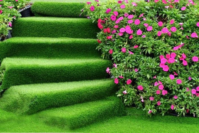 ایده های خلاقانه در طراحی حیاط با استفاده از چمن مصنوعی