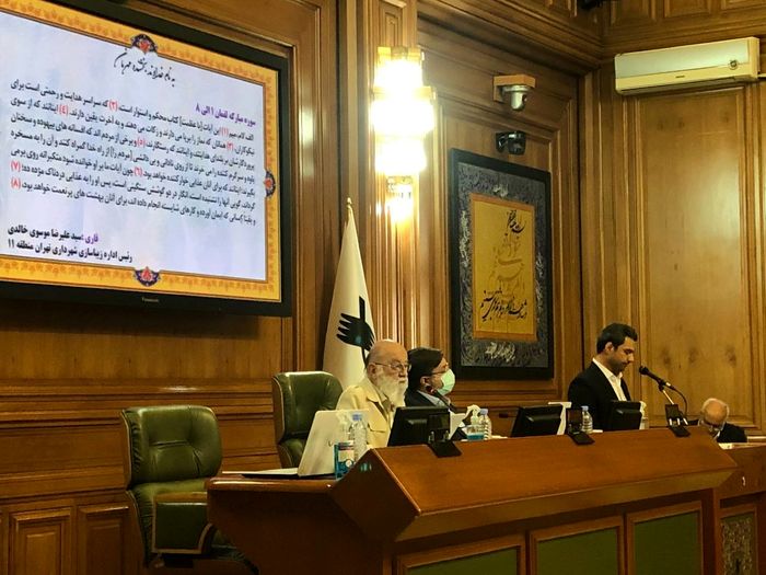 برخی بر سر قیمت مخزن زباله چانه زنی می کنند