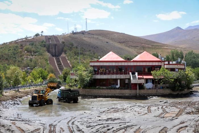 لایروبی حوضچه تپه عباس‌آباد/ همدان تنها برای دو ماه ذخیره آب دارد